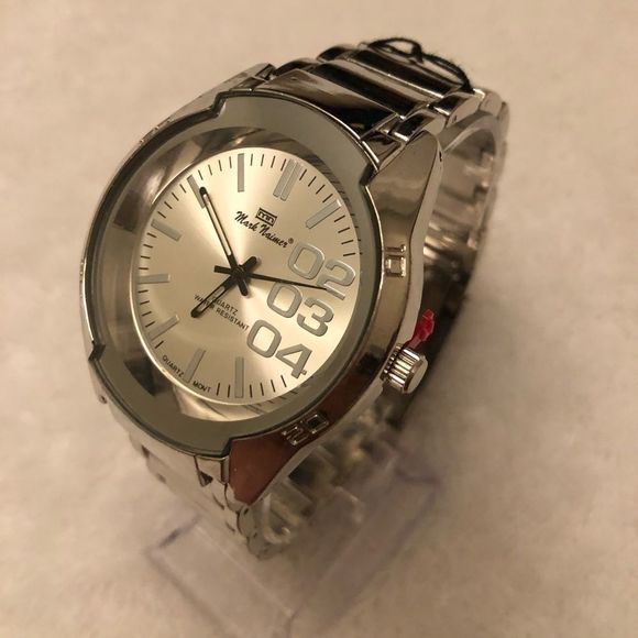 NEW Men’s Silver Tone Bracelet Watch - Picture 4 of 7